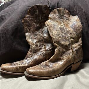 Justin Brown Distressed Leather Cowboy Boots size 11 B